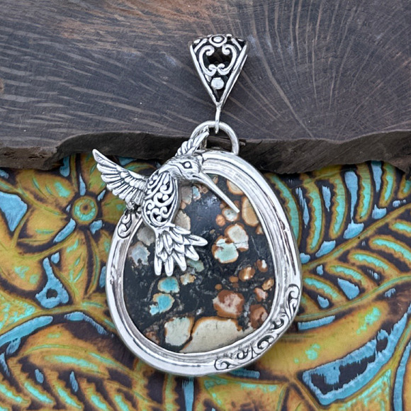 SOM'S BALI Lovely Sterling Silver & Hubei Turquoise Hummingbird Pendant - Picture 1 of 3